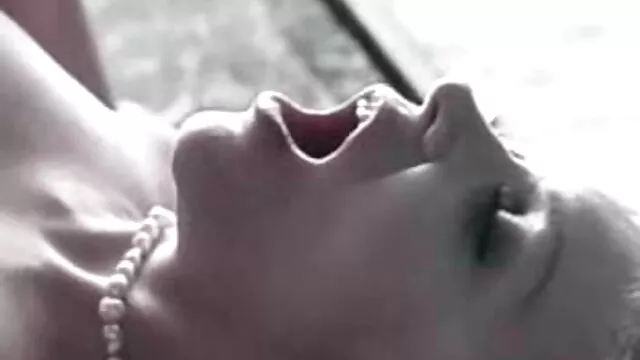 دختر زیبا با گربه کرکی سوپرسکس بکن بکن